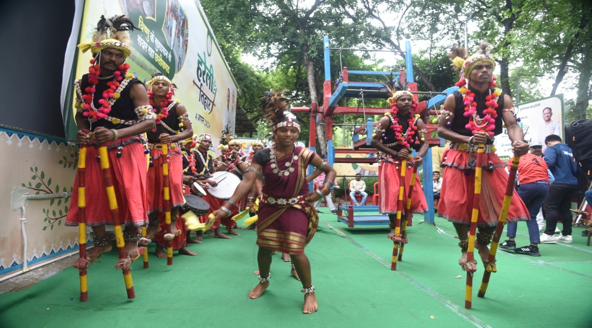Hareli Tihar: The first folk festival rooted in the soil, agriculture, and greenery of Chhattisgarh.