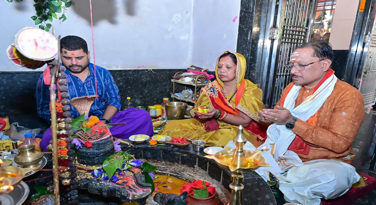 Chief Minister visits Bagiya's Phaleshwarnath Temple on Nag Panchami.