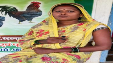 Kamlesh became a ‘Lakhpati Didi’ through a chicken shop and tailoring.