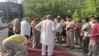 Speeding car runs over 4 Kanwariyas: 3 die on the spot, fourth in critical condition; they were returning from Gangotri.