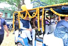 50 sisters received the gift of e-rickshaws on Raksha Bandhan.