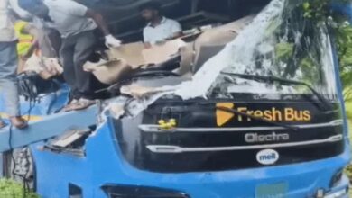 Electric bus collides with truck in Telangana; 6 dead.