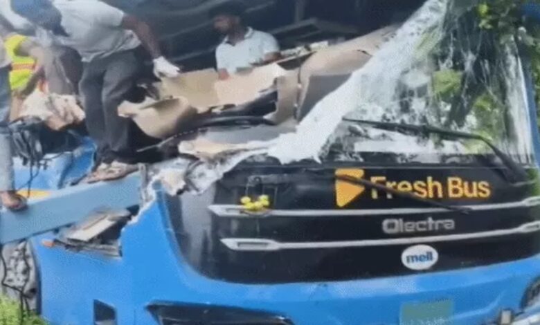 Electric bus collides with truck in Telangana; 6 dead.