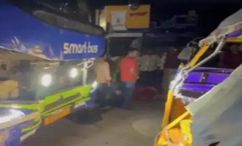 Road accident: Bus hits auto-rickshaw; 7 dead, 6 injured including 4 children.