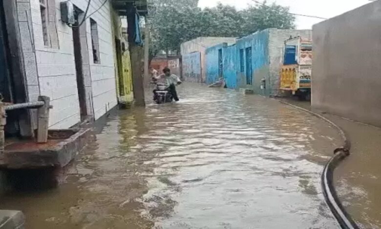 Rain wreaks havoc: 23 districts in UP hit by floods, 5 lakh people affected in Bihar; 266 deaths in Himachal.