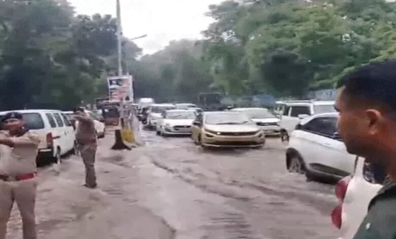 Heavy rain and flood alert for several states across the country.