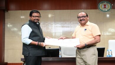 Officers and employees performing well in e-Office felicitated.