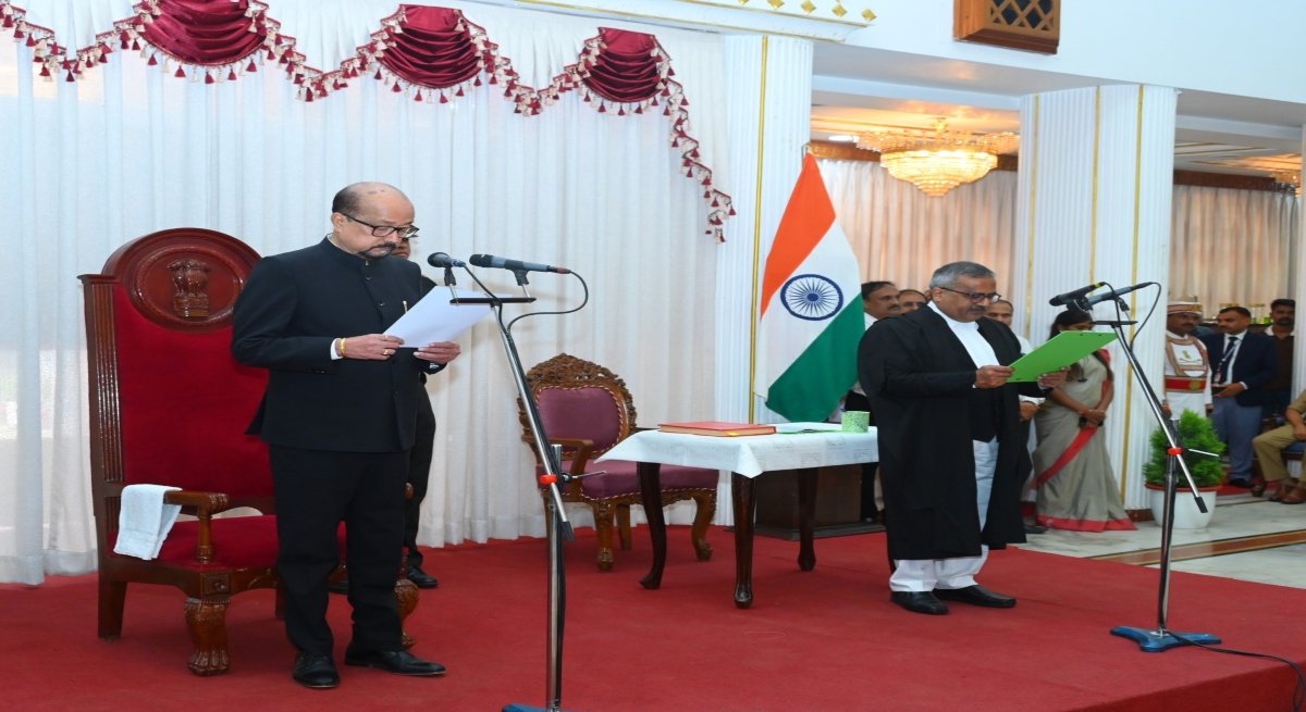 Krishna Ram Mahapatra becomes the new Chief Justice of the Chhattisgarh High Court; Governor Ramen Deka administers the oath.