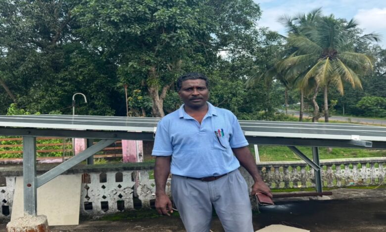 Dantewada teacher eliminates electricity bill using solar power.
