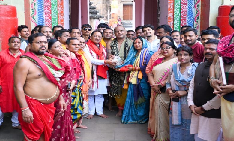 CM Sai offers prayers at Lingaraj Temple, prays for the state's prosperity.