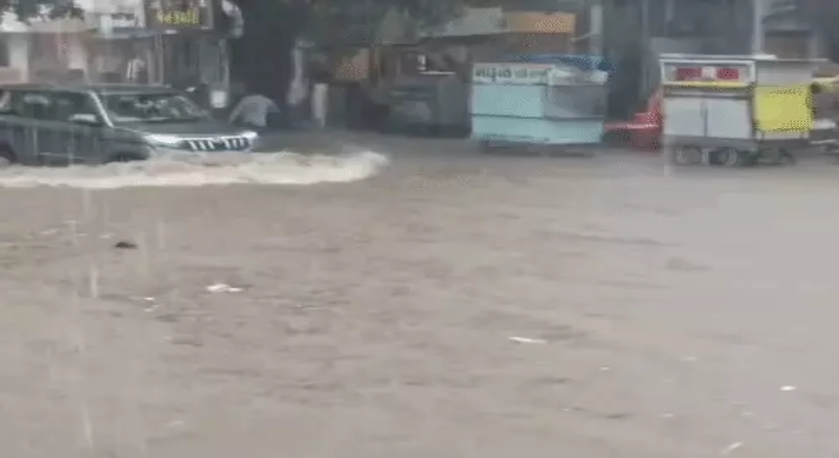 5 deaths due to landslides and floods; 3 children lost their lives in UP.