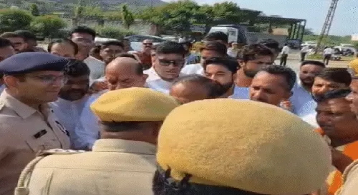 Political turmoil ahead of the mayoral election; BJP leaders boycotted the election.