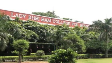 Offline classes suspended at LSR College following the Delhi gang-rape; online classes have begun.