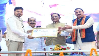 More than 1000 women donated blood in Raipur, record recorded in the Golden Book