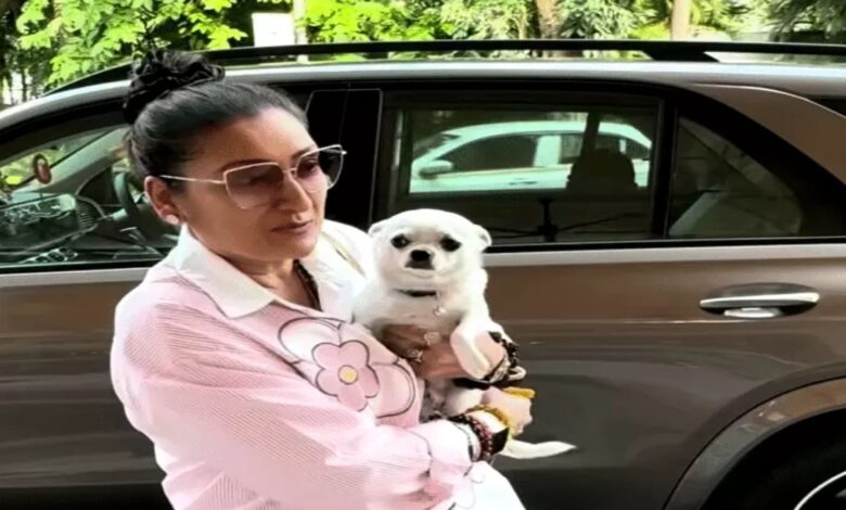 Govinda spotted with rumored girlfriend; Sunita says—people cheat.