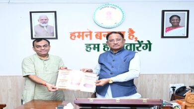 Official Language Commission Chairman Prabhat Mishra met CM Sai and extended an invitation to the Bemetara conference.