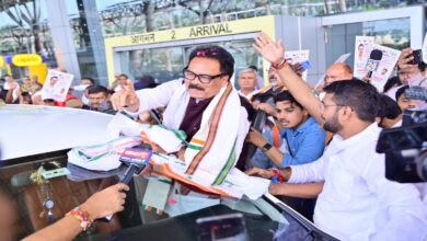 Sukhdev Bhagat, the new Congress in-charge, arrived in Raipur; leaders welcomed him at the airport.