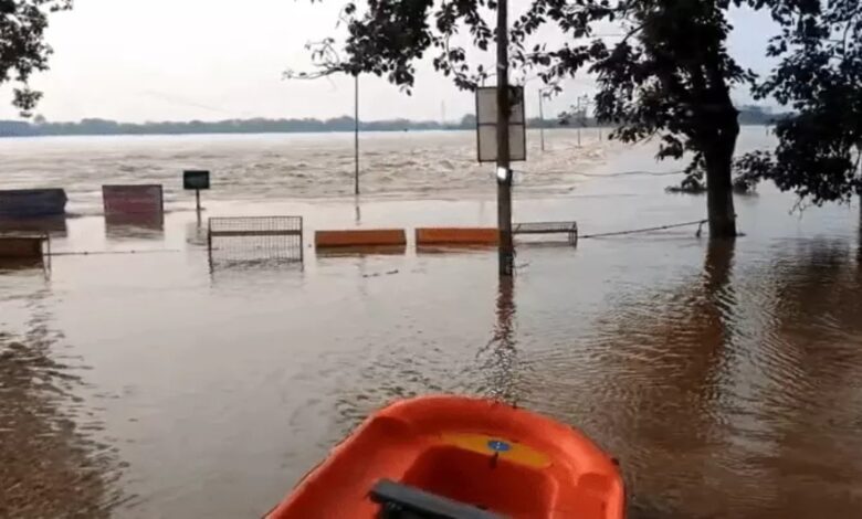 Winds will blow at a speed of 40 km/h in 12 districts of Chhattisgarh.