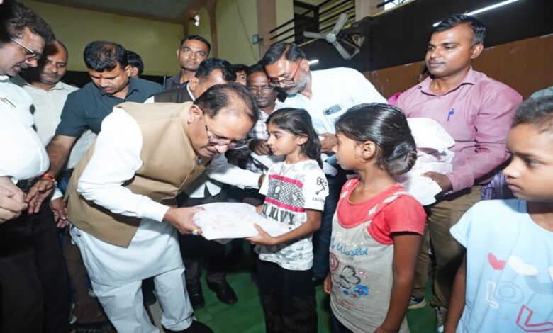 CM Sai visits flood-hit Bastar; families receive ₹10,000 in aid.