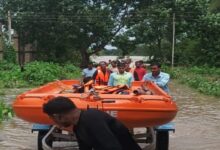 9 people stranded in floods rescued; administration team brings them to safety.