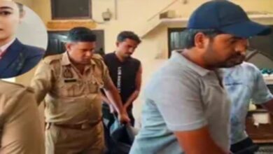 Bank employee's body found in hotel; lover absconds after saying he would return after breakfast.