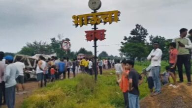 Truck-Bolero collision in Bhandara; 8 dead, including 3 children.