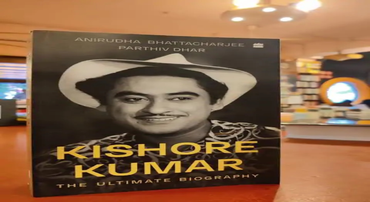 Questions raised over award for Kishore's biography; High Court issues notice.