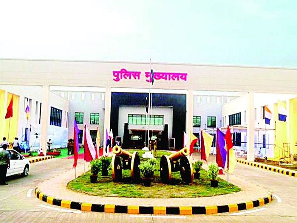 High Court stays teacher recruitment exam in Chhattisgarh; dispute over reservation for persons with disabilities. 18 IPS officers transferred in Chhattisgarh; Aman Kumar appointed SP of SIA.