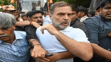 Opposition protests again today against CEC Gyanesh Kumar's resignation and the SIR; two FIRs filed against Rahul and Priyanka within 24 hours.
