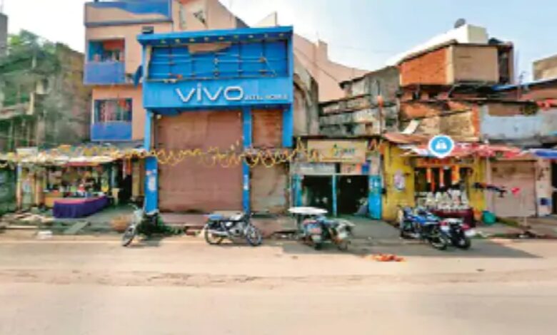 Order to vacate Nayapara Mosque Waqf shop; 45-day grace period granted.