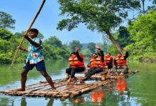 Emphasis on granting industry status to tourism and boosting employment and self-employment opportunities in villages.