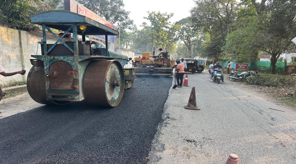 Campaign for pothole-free roads intensifies in Ambikapur; 150 km of roads to be repaired.