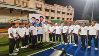 Cricketer Harleen Deol shares the mantra for success with hockey academy players.