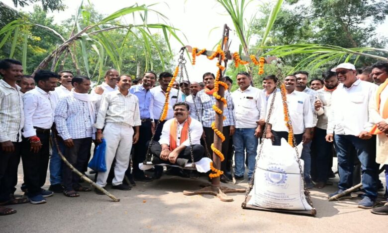 Farmers rejoice as sugarcane price reaches ₹425 per quintal; Vijay Sharma weighed against sugar.