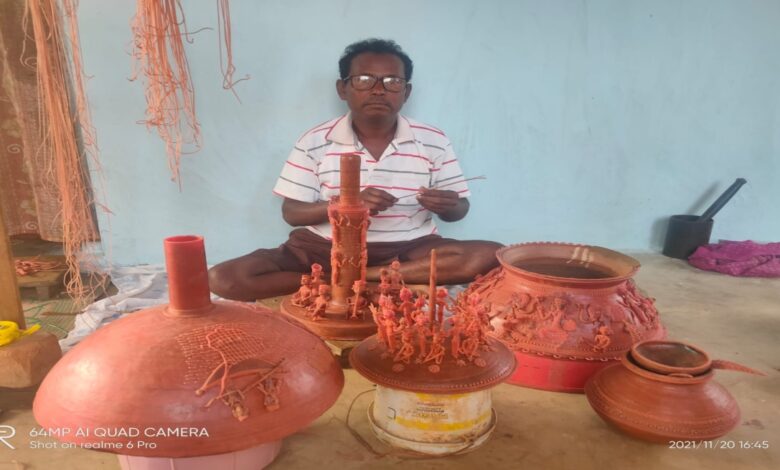 Bannuram Baid, a Dhokra artisan from Bastar, to receive the 'Shilp Guru Award'; selected among 6 artists from across the country.