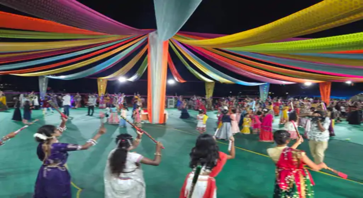 Women commandos danced on Garba-Dandiya for the first time in Sukma, the event lasted for 3 days.