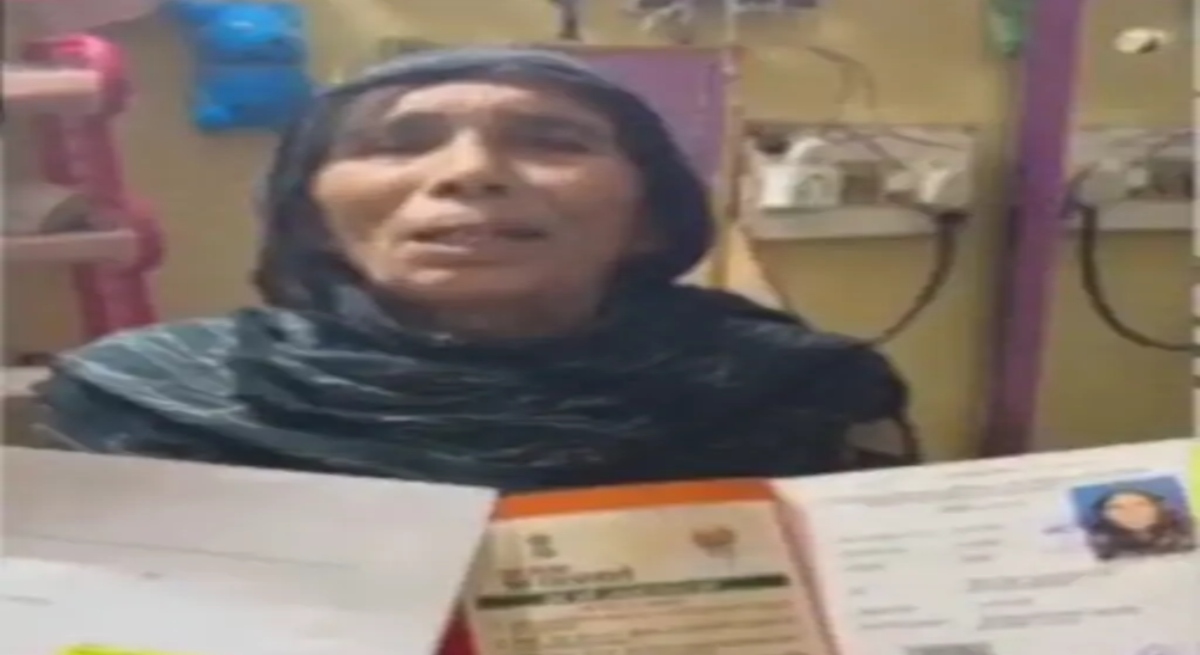 Ration card cancelled by declaring a living woman dead; Mohammad Akbar demands an inquiry.
