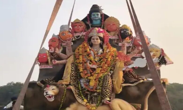 Immersion of Durga idols has begun at the immersion pond at Mahadev Ghat; 30 idols had been immersed by 7 PM.