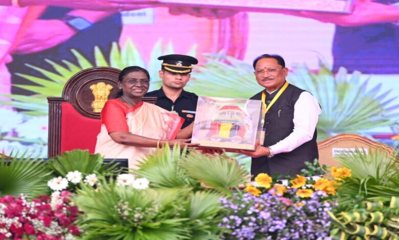 President Murmu praised Bastar Dussehra
