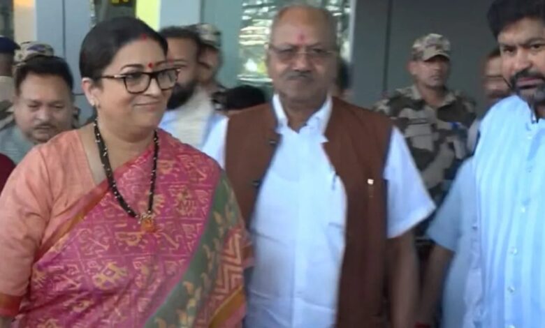 In Raipur, following instructions from Smriti Irani, police were removed from the BJP office; a party worker was stopped from taking a selfie.
