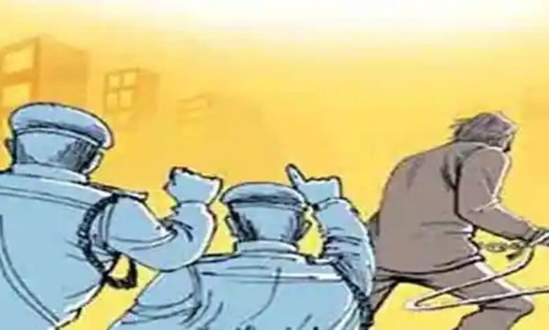 Prisoner escapes from Raipur court after shoving police personnel; police launch a search.
