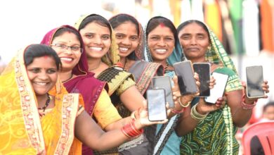 Women are shaping their daughters' futures with the 1,000 rupees from the Mahtari Vandan scheme.